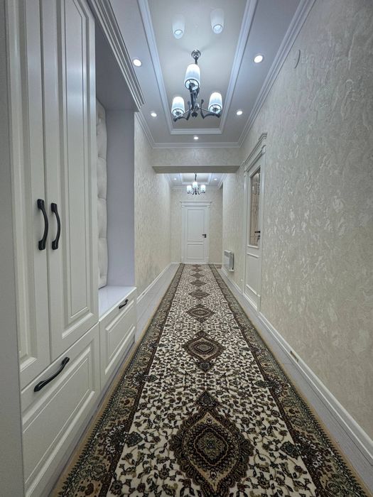 Сдаётся 2 комнатная 2этаж в новостройке Фрунзе Хамкор банк