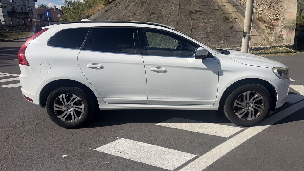 VOLVO XC60 2015 — imagine 3