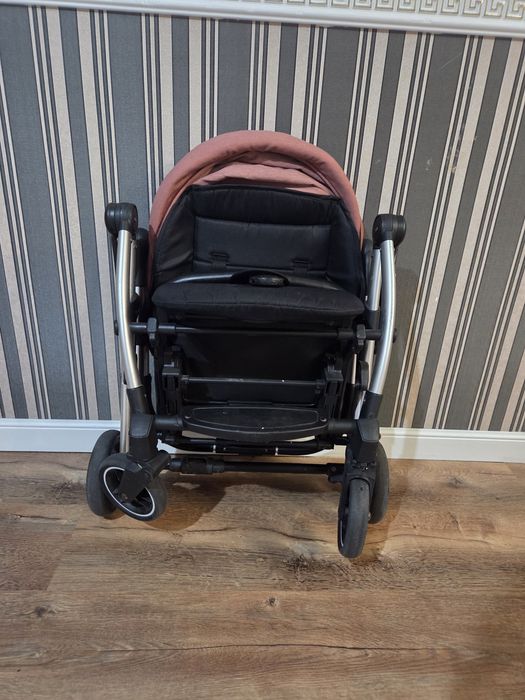 Коляска прогулочная