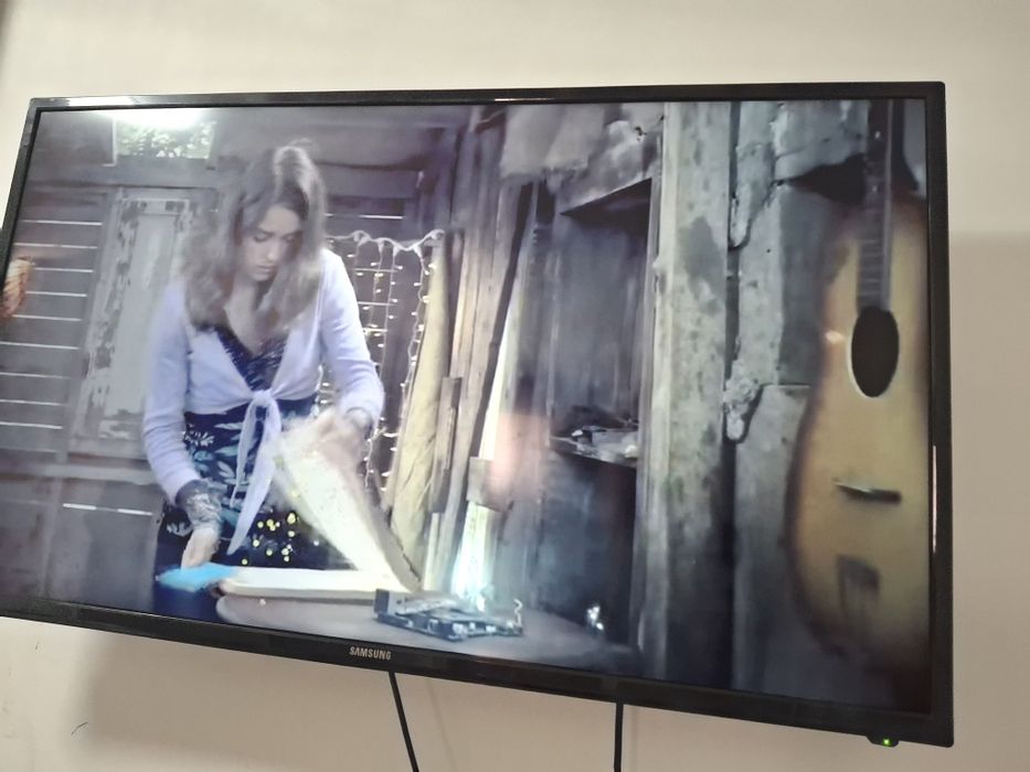 Продам телевизор самсунг