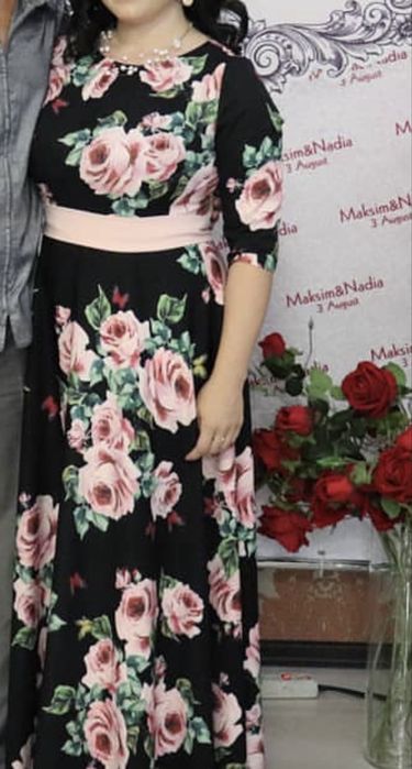 Платья вечерние очень красивые 50 р +-