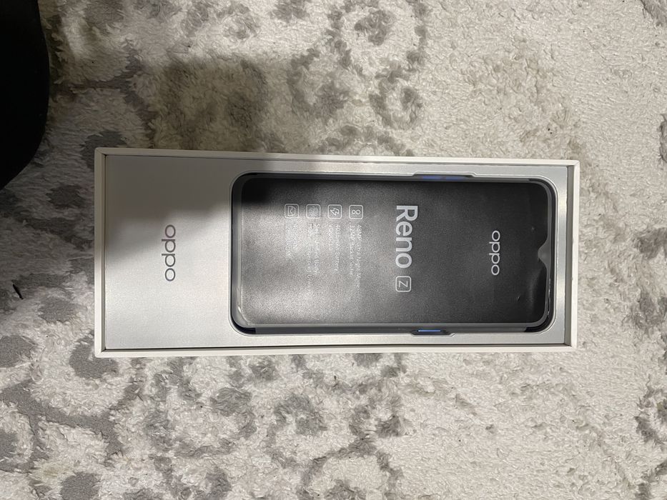 Телефон oppo reno