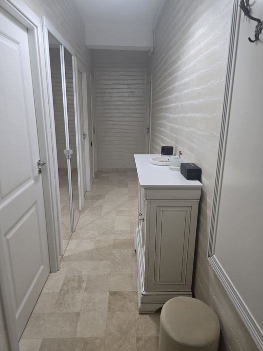 Vand apartament cu doua camere