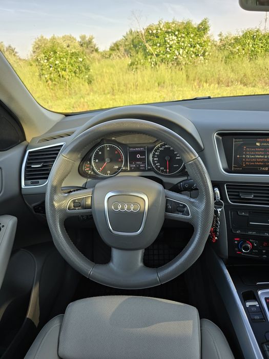 Vând Audi Q5 2.0TDI Quattro Automat 2010