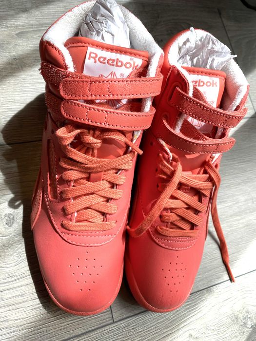 Чисто нови спортни обувки - дамски REEBOK