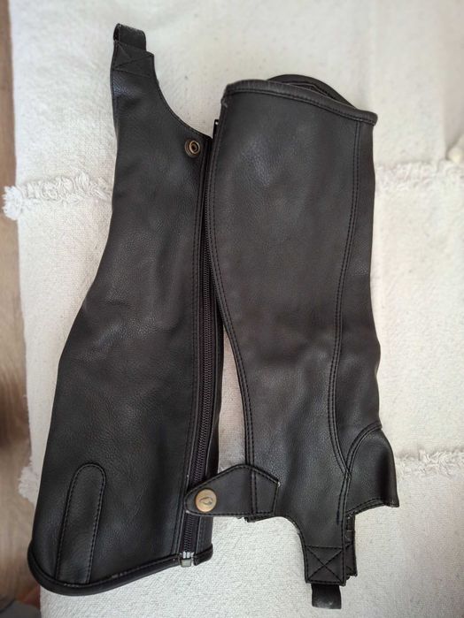 Чапси за конна езда