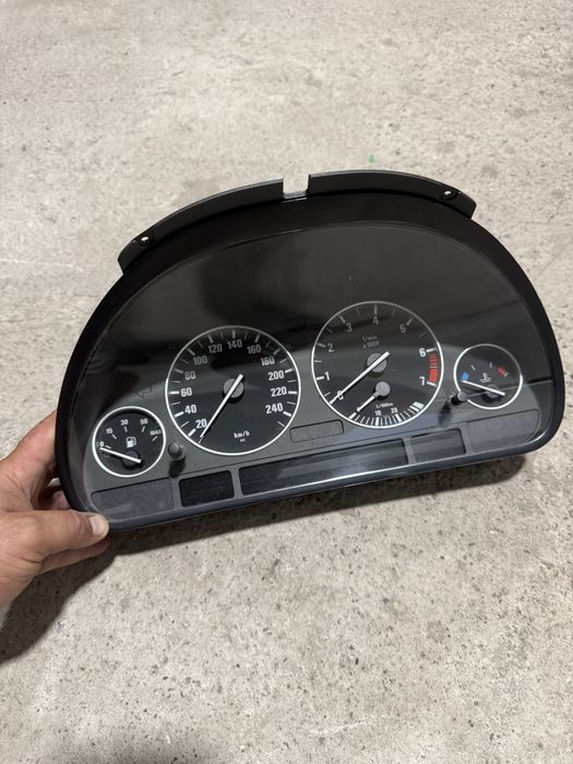 Щиток Приборов на BMW e39 X5