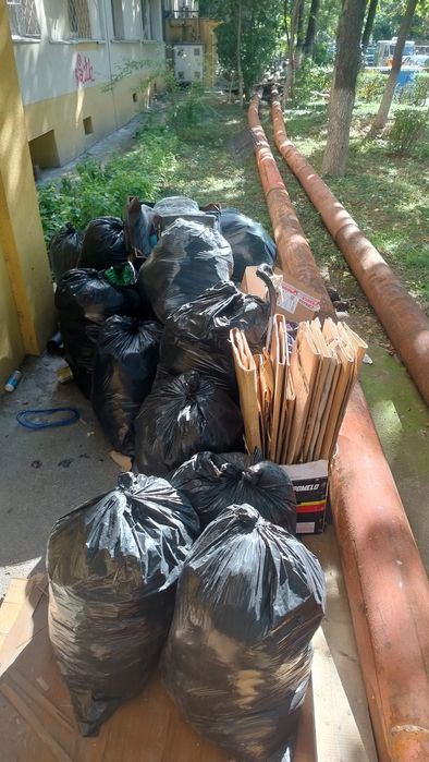 Transport moloz Car Moloz Evacuare mobila Debarasare apartamente