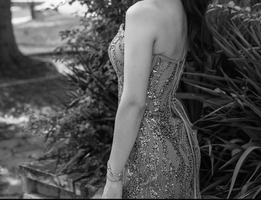 Продавам абитуриентска рокля