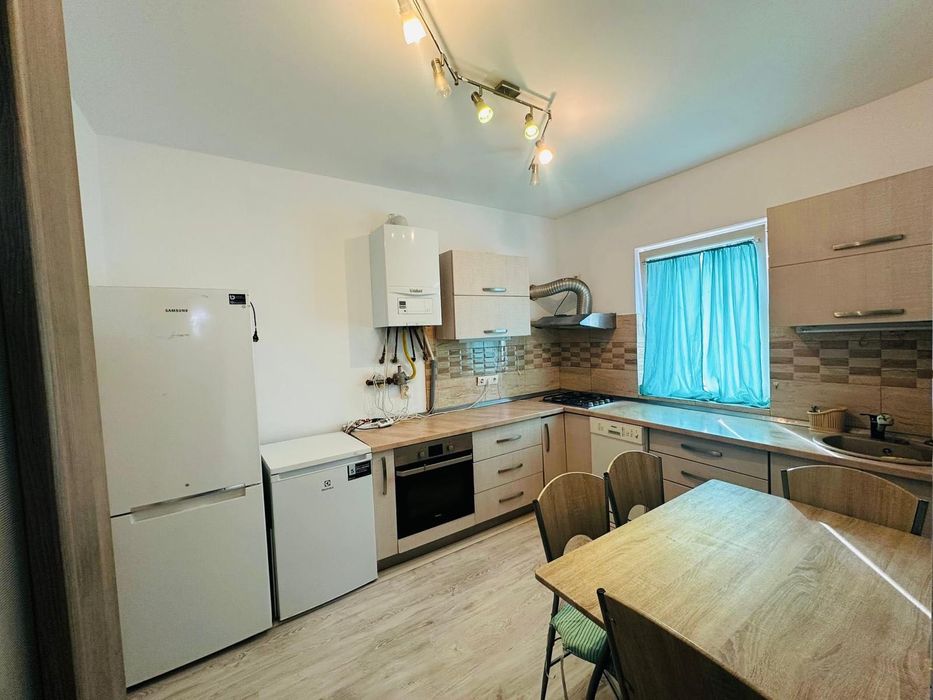 Casa de vanzare cu 5 camere - fara agentii