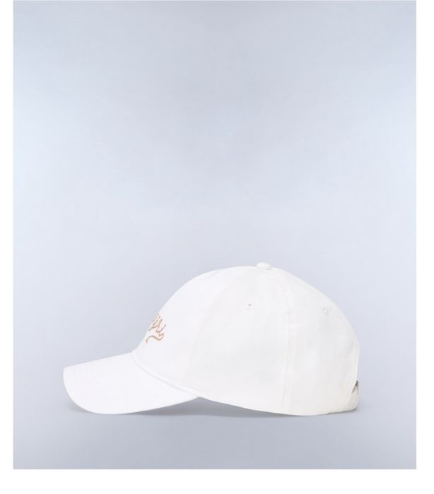 Кепка белом цвете