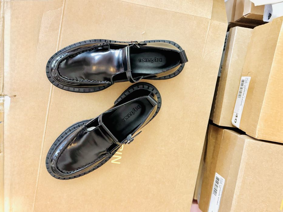 Продается женская обувь