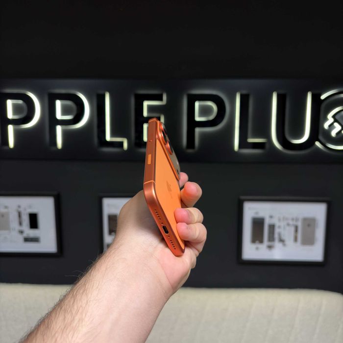 iPhone 17 Pro 256Gb Cosmic Orange 100% Baterie + 24 Luni Garanție/ Apple Plug