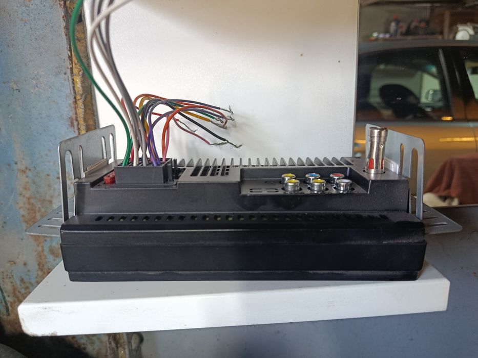 Продам Б/У Магнитолу