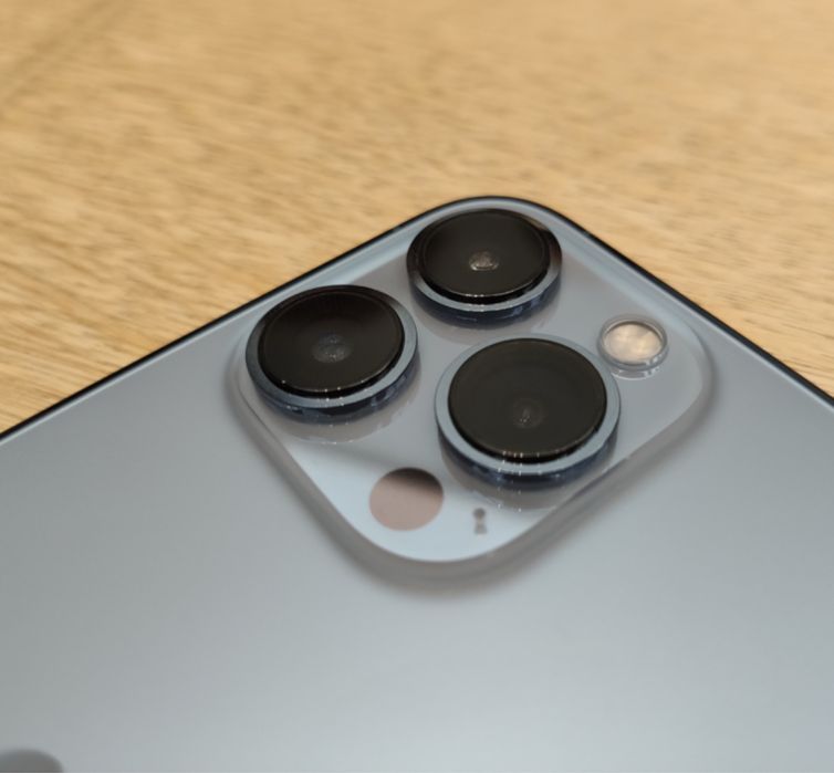 iPhene 13 pro 256 gb 2 ta simkartali 78% karobka dakumenti bor