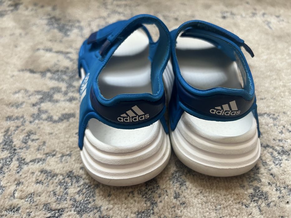 Sandale adidas marimea 26