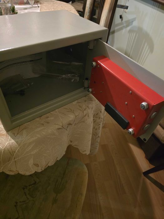 Огнеупорен сейф каса.