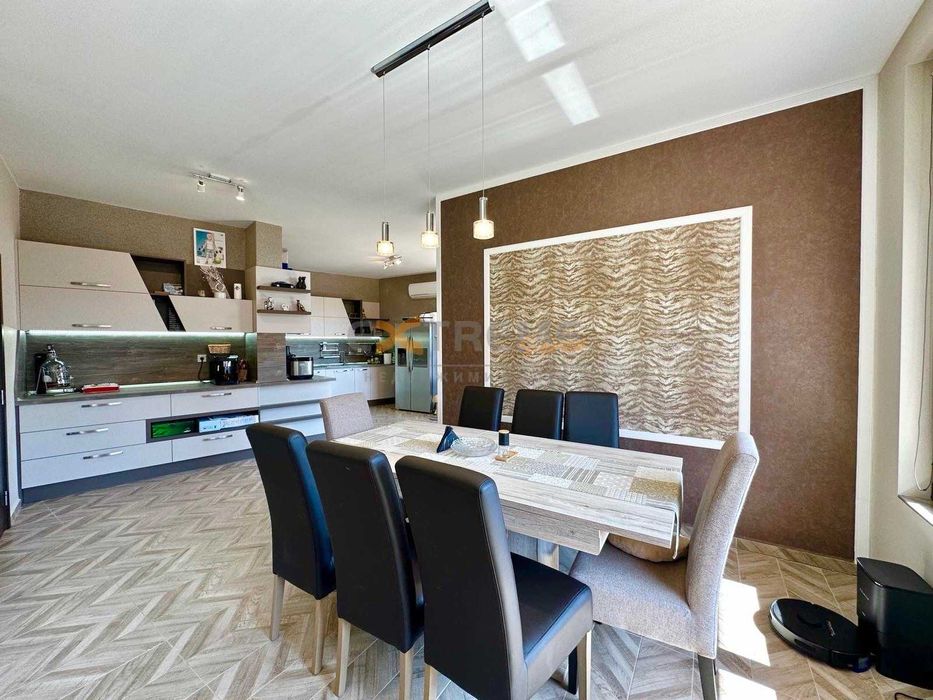 Продава се Къща в Варна, Изгрев - 221 кв.м за 2489 €/кв.м - Снимка #1