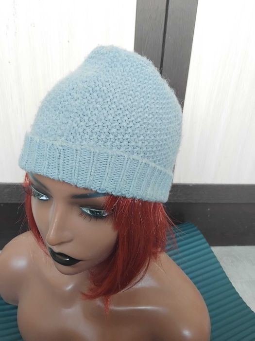 Висококачествена Италианска Вълнена Дамска Шапка