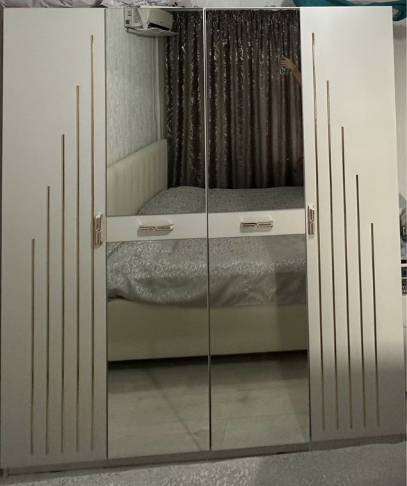 Продается шкаф в отличном состоянии!