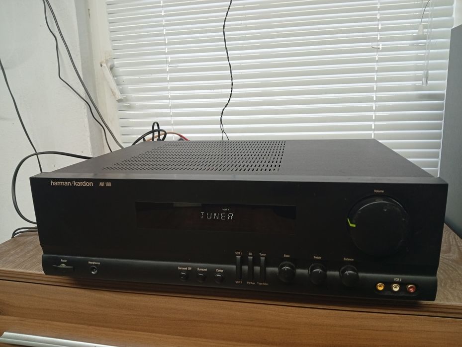 5.1 канален усилвател Harman Kardon AVI-100