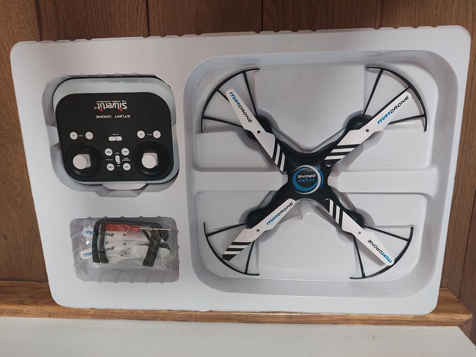 Silverlit flybotic stunt drone Дрон