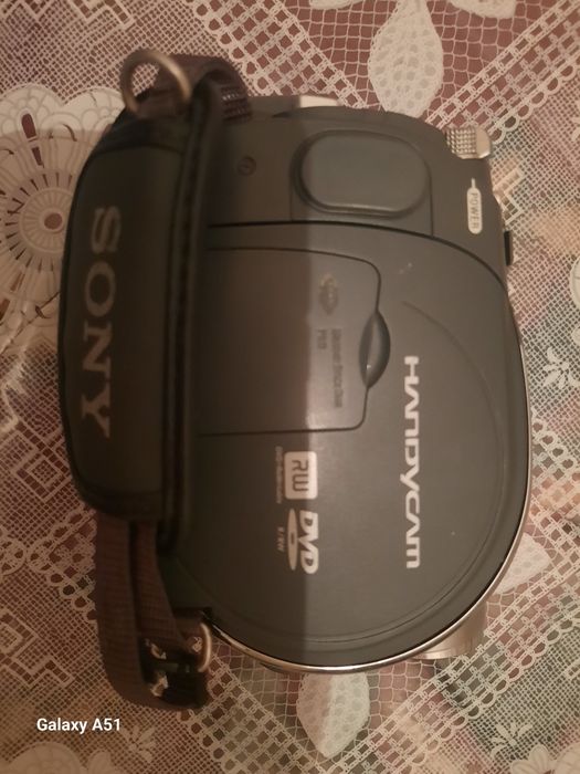 Sony DVD camcorder DCR-DVD305E