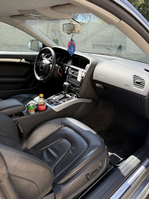 * AUDI A5 2009 *