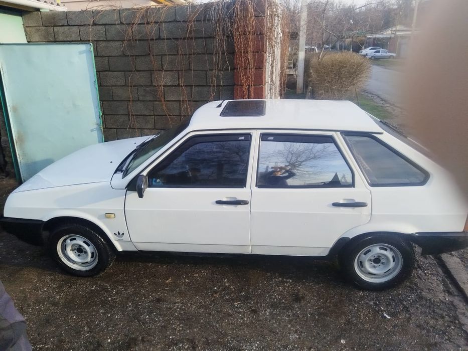 Машина ваз лада 2109