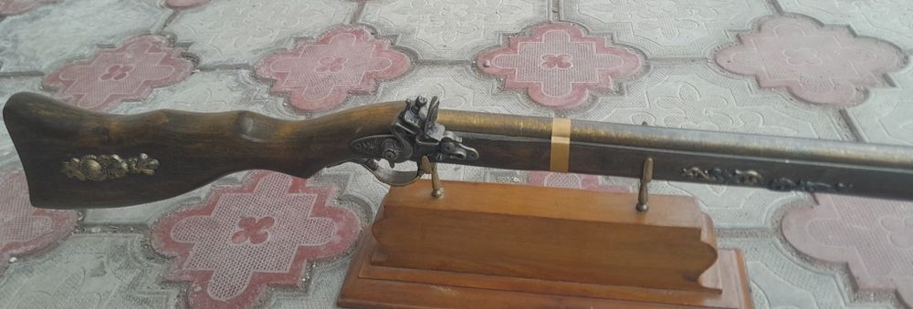 Мушкет Сувенир Ручка Орех !