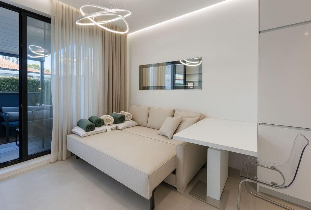 Дава се под наем Едностаен апартамент в к.к. Св.Св. Константин и Елена - 68 кв.м за 550 € - Снимка #3