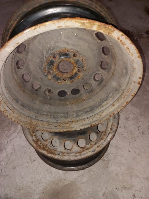 Продаю диски штамп на ауди 100