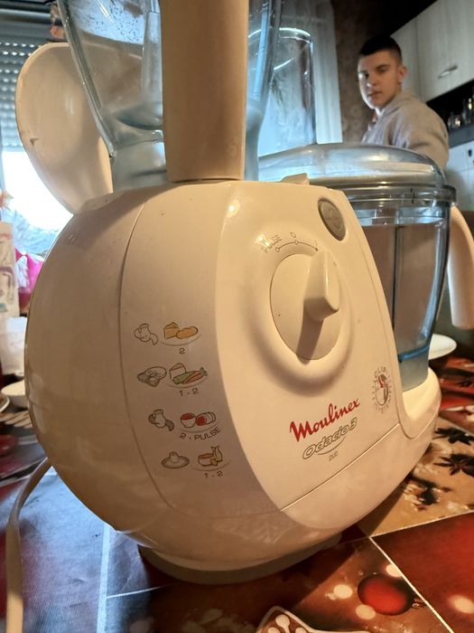 Машина за сок и зеленчуци