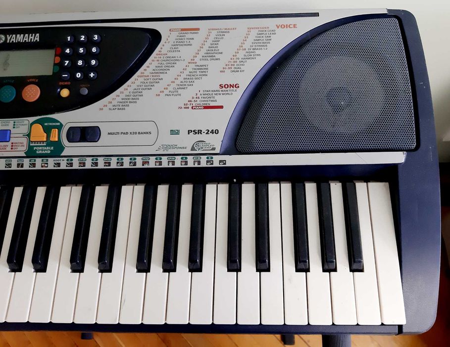 YAMAHA psr 240 Синтезатор / Клавир