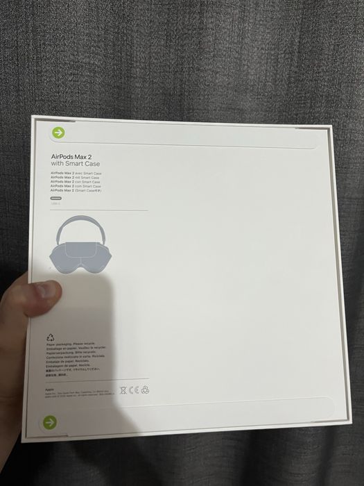 продам новые Airpods max 2