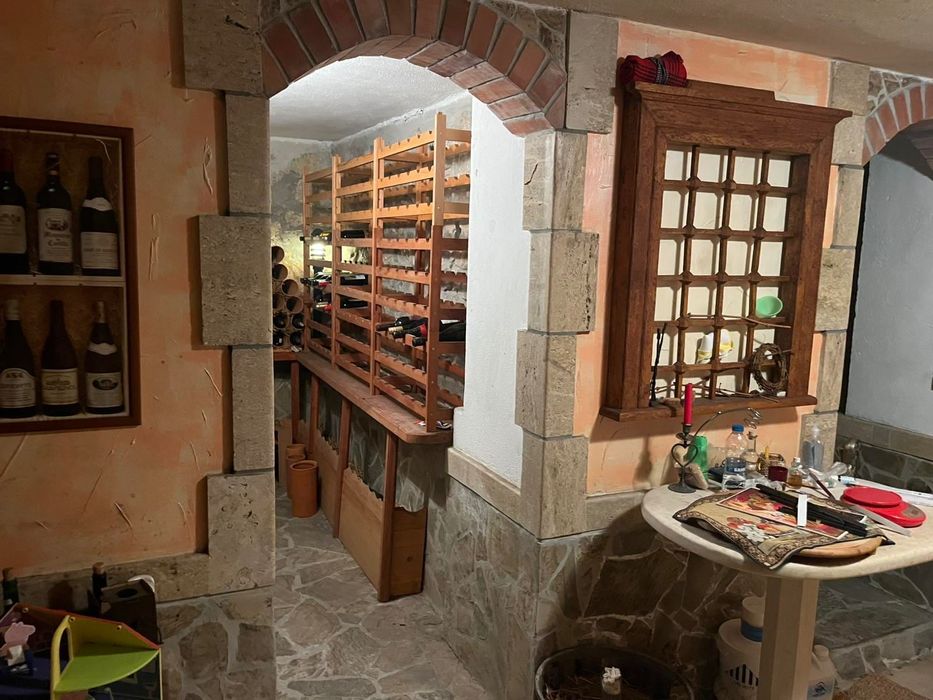 Три етажна вила в Марково