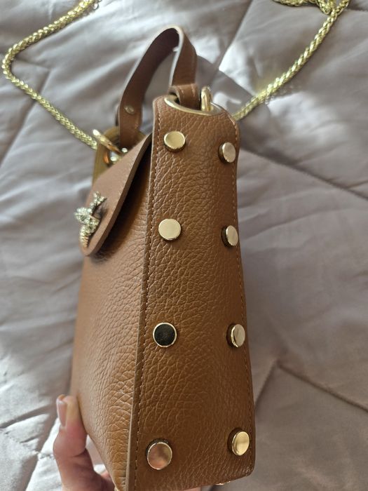Малка чантичка цвят кафяв