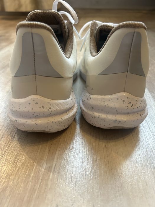 Nike Air Zoom Winflo 9 Shield 40 номер