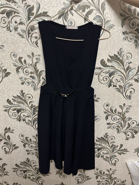 продам всю школьную форму за 5000.