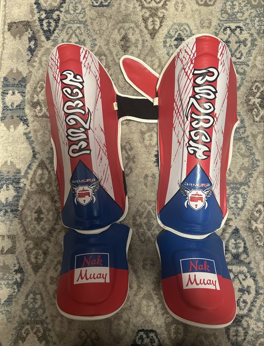 Echipament kickbox:manusi 14 oz,tibiere si palmari