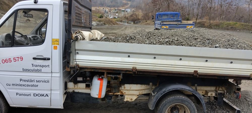Basculanta, 3,5 tone .Nisip, pietriș, panouri cofraje.