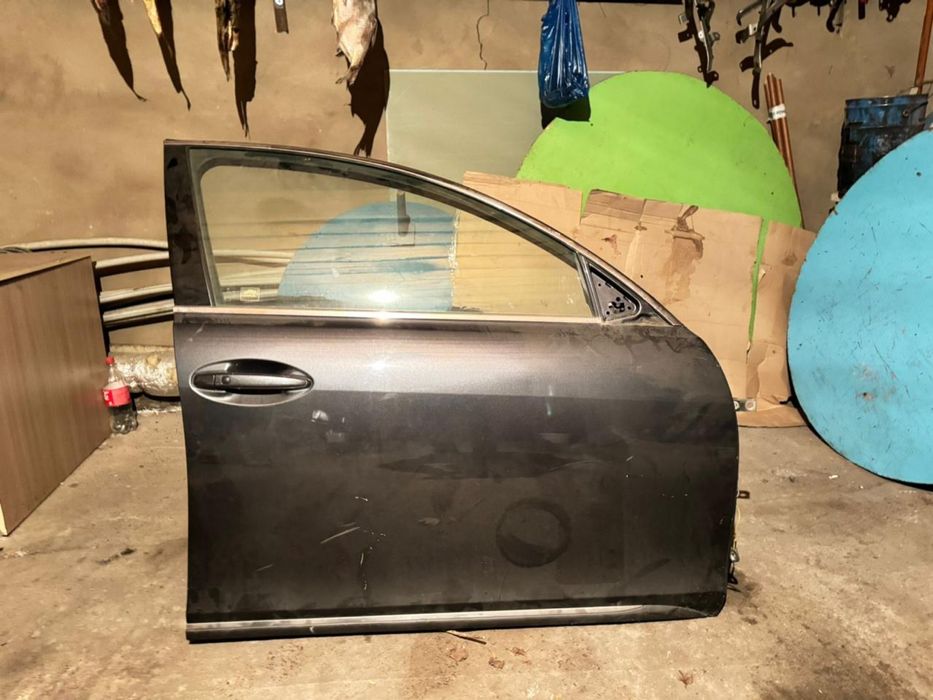 Продам двери от лескус gs 300