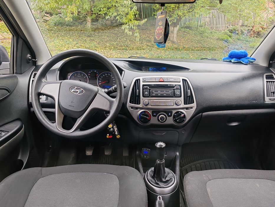 Hyundai i20 sau schimb cu o mașină mai mare