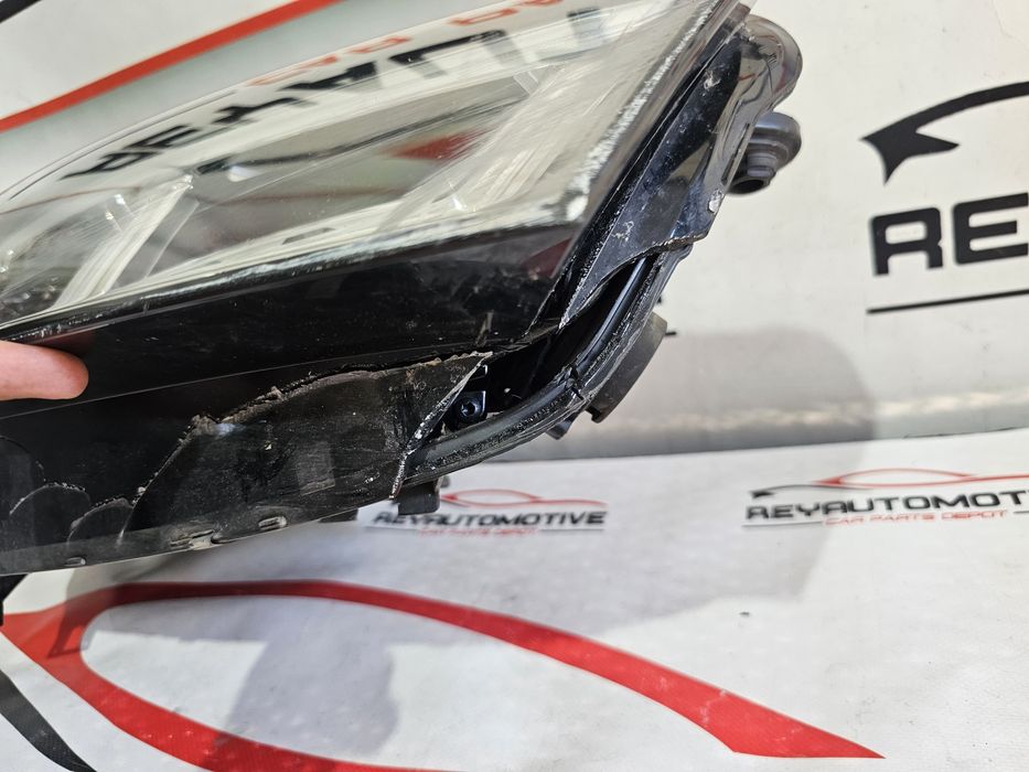 Far dreapta led Audi Q5 FY dupa 2017 cod 80A941036