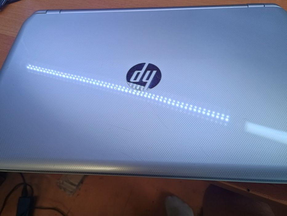 Продаётся ноутбук HP Pavilion 15-221