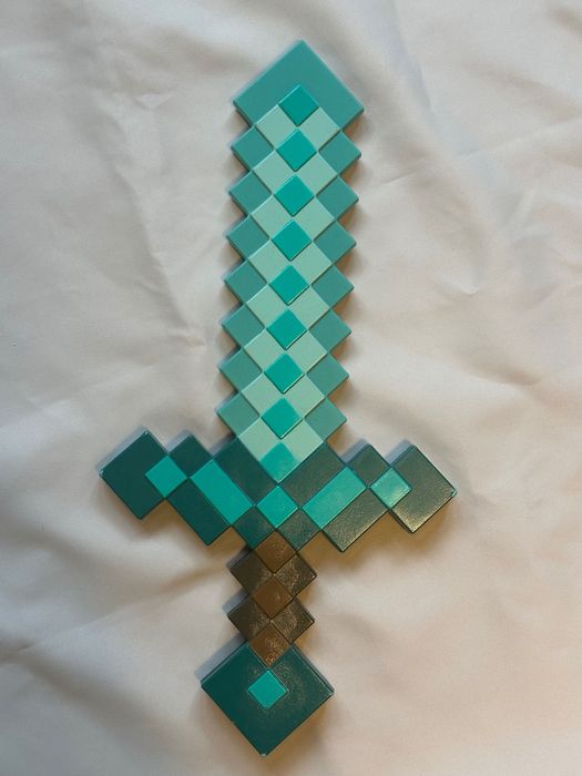 Меч и кирка Minecraft (Майнкрафт)