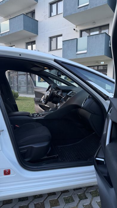 Citroen DS5 2014 E5 Facelift 1.6 D 120 CP Automat Navi Full Led