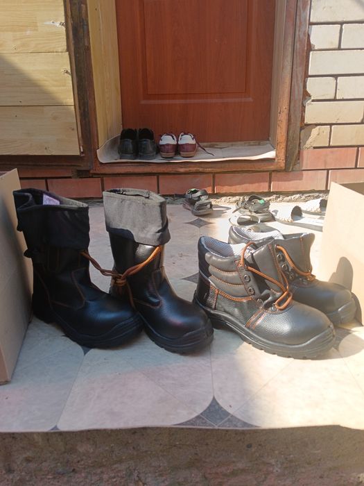 Продам спец обувь и сапоги