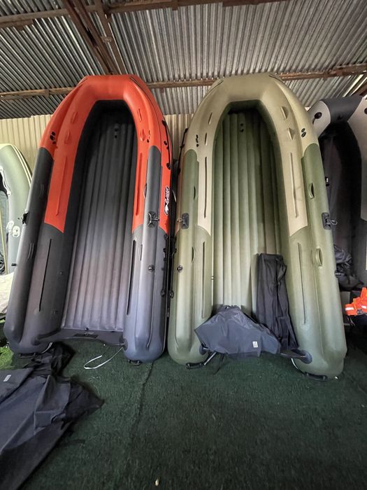 Лодка ПВХ Reef Triton 425 S-Max с интегрированным фальшбортом