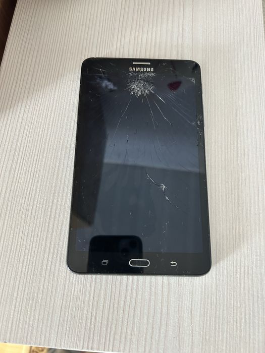 Продам планшет на запчасти